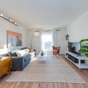 Apartment Music Row Retreat - 3 Beds, 1 Bedroom, Pool, Parking, Nashville