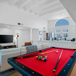 chic-uptown-phoenix-home-pool-table-perfect-location.hotelsofphoenix.com/